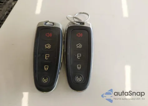 2016 Ford Escape Titanium z USA, uszkodzony, nr VIN 1FMCU0J92GUA29836